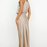 Tyra | Vestido de soirée elegante com decote halter