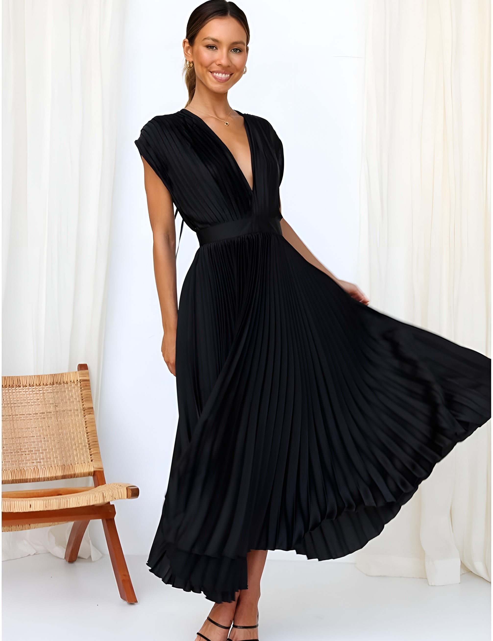 Selina | Vestido sem mangas com pregas e fecho éclair