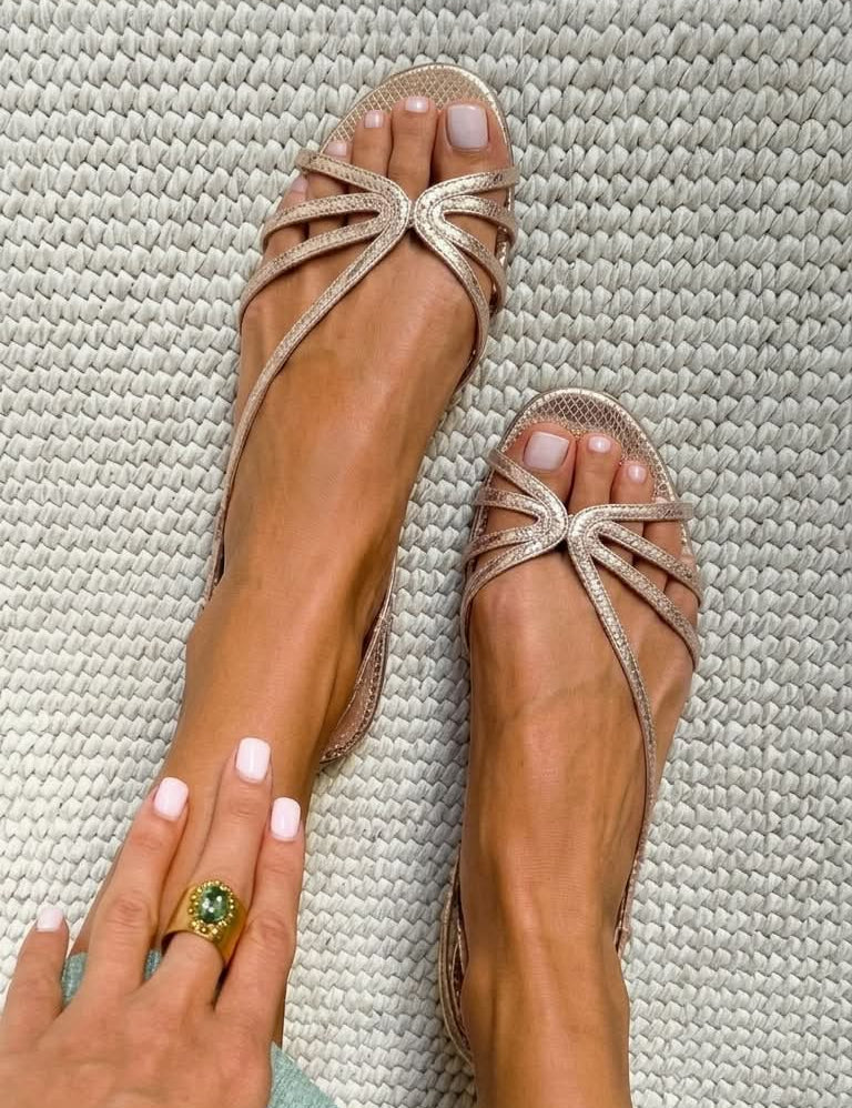 Ginevra | Sandálias Douradas Elegância de Verão