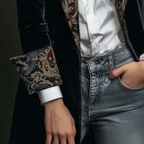 Octavia | Blazer Ajustado com Detalhes Barrocos