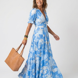 Juliette | Vestido midi com flores, mangas curtas e decote em V