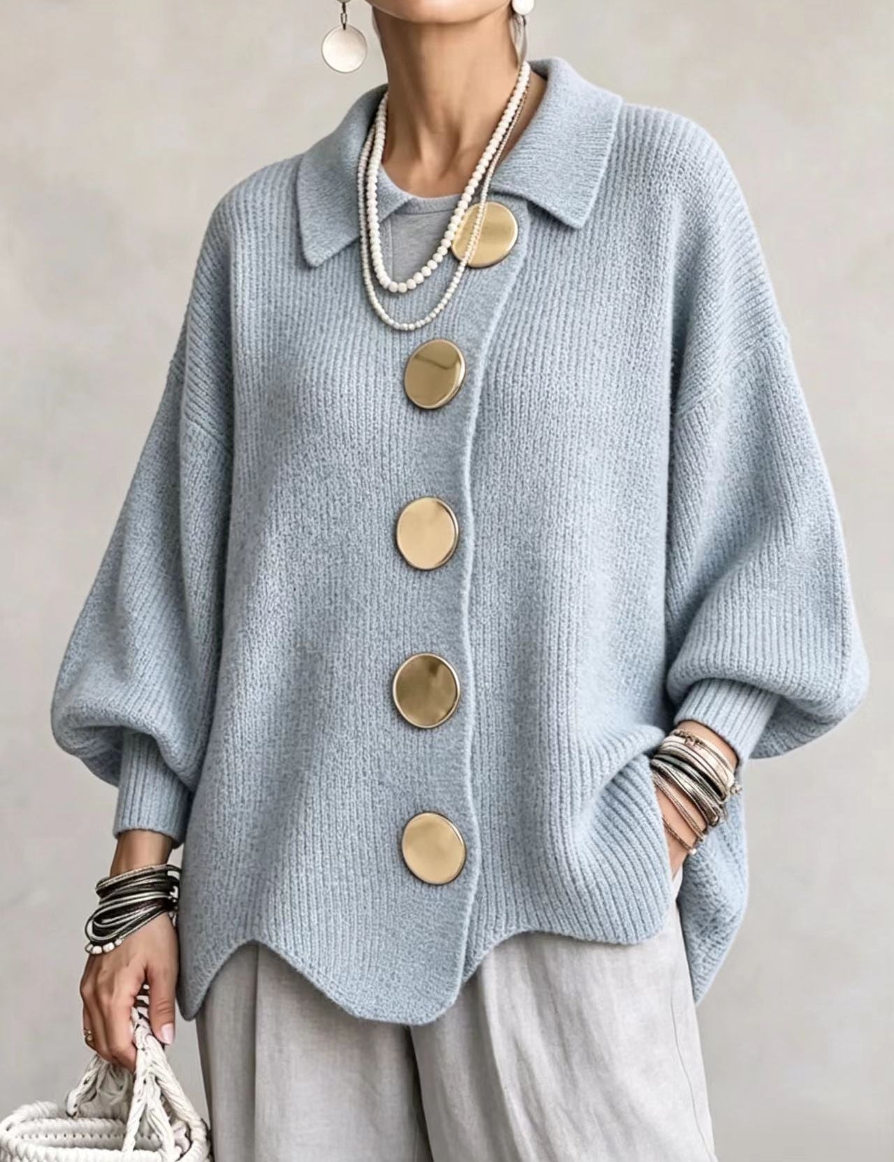 Victoire | Cardigan oversized com grandes botões dourados