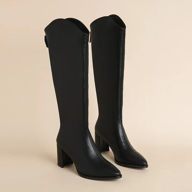 Hilda - Botas de salto Grosso e Elegância para o Inverno