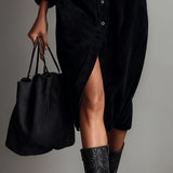 Béatrice | Vestido Midi em Veludo Cotelê com Bolsos e Botão Simples