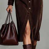 Béatrice | Vestido Midi em Veludo Cotelê com Bolsos e Botão Simples