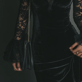 Mélanie | Vestido Mini em Veludo & Renda Luna