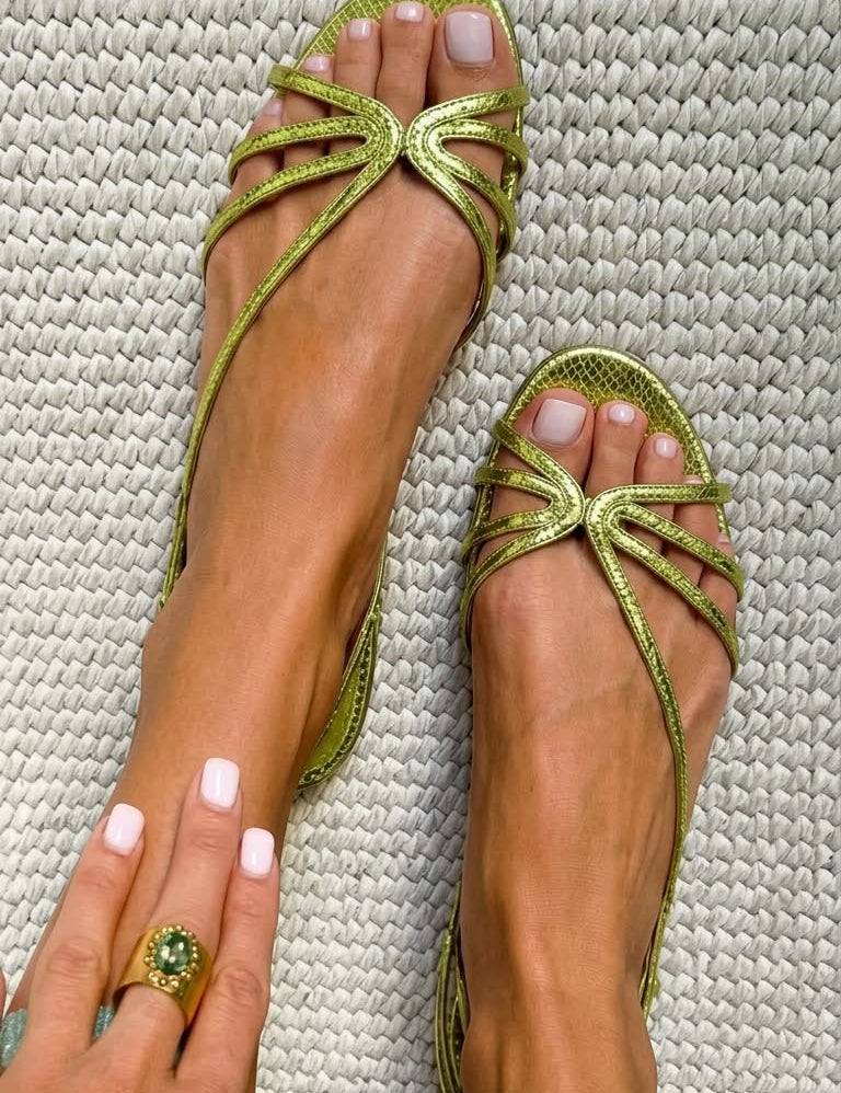 Ginevra | Sandálias Douradas Elegância de Verão