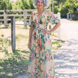 Audrey | Vestido midi de mangas curtas e cintura franzida
