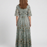 Élodie | Vestido maxi bordado com decote em V